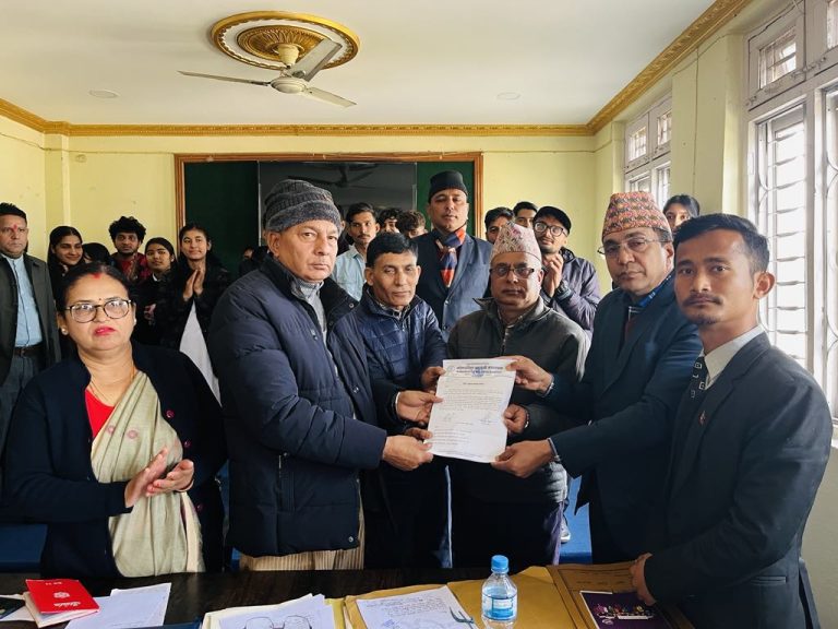काँकरभिट्टा बहुमुखी क्याम्पसद्वारा नगरपालिकालाई ज्ञापन पत्र हस्तान्तरण